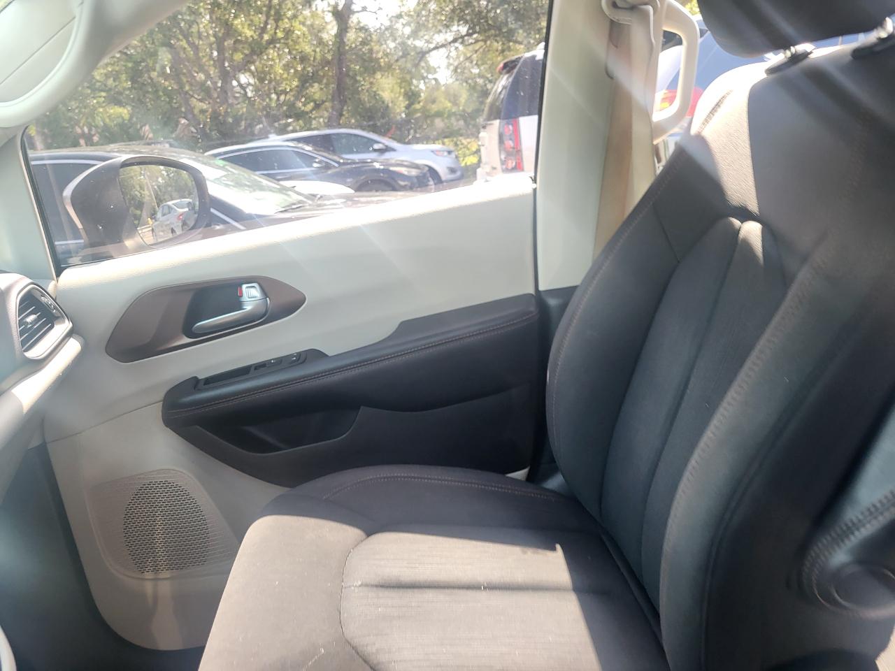 Chrysler Pacifica Touring 2017