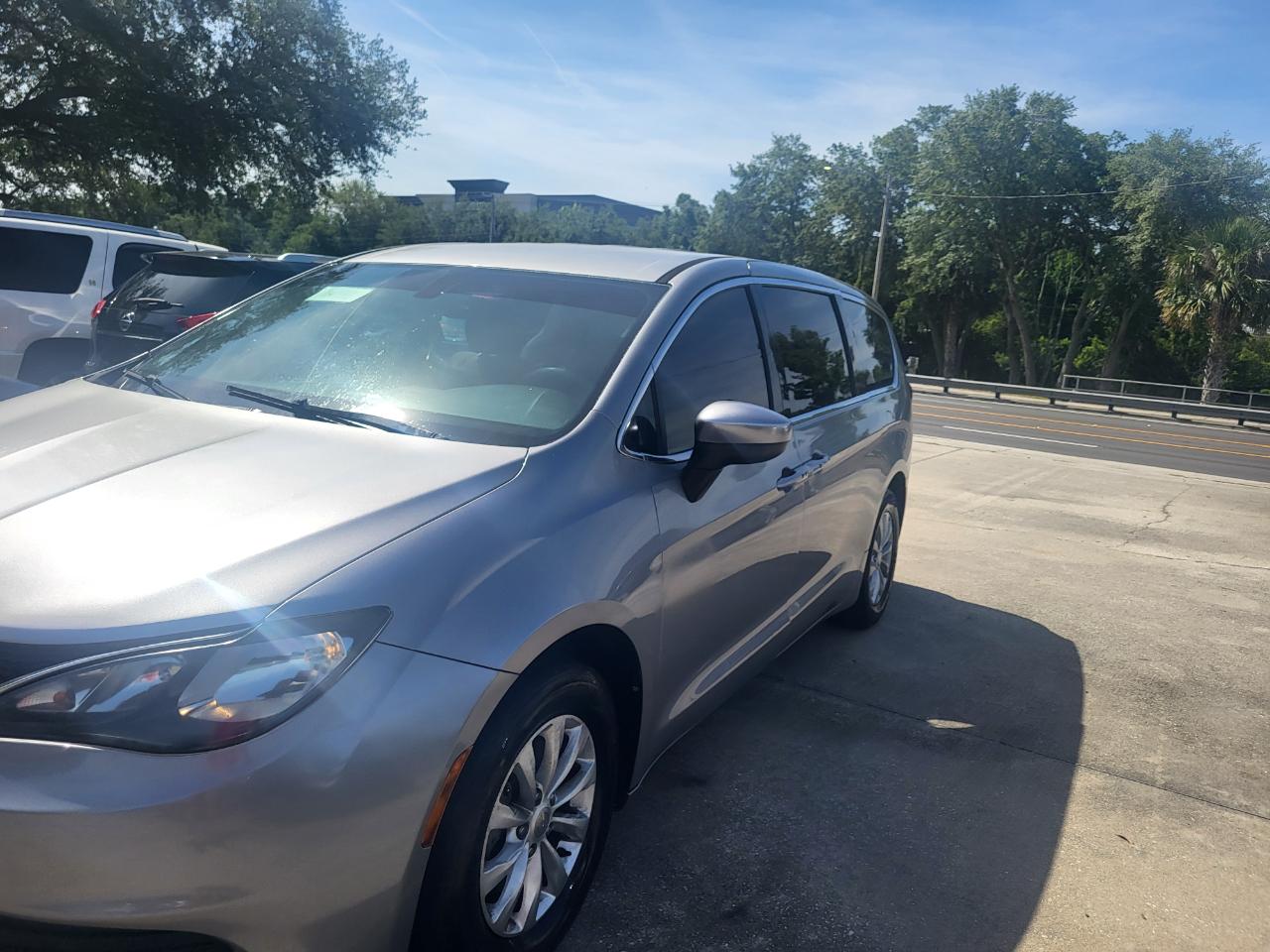 Chrysler Pacifica Touring 2017