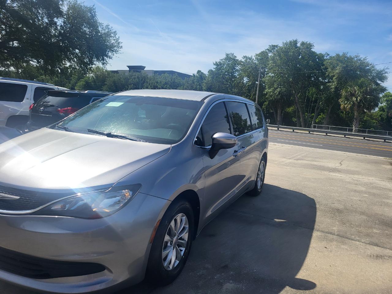 Chrysler Pacifica Touring 2017