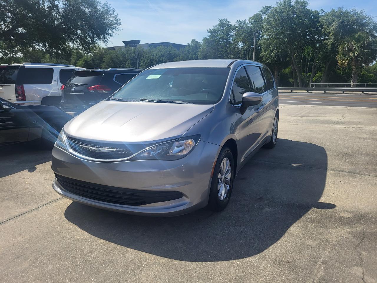 Chrysler Pacifica Touring 2017