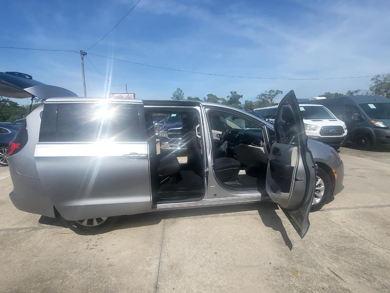Chrysler Pacifica Touring 2017