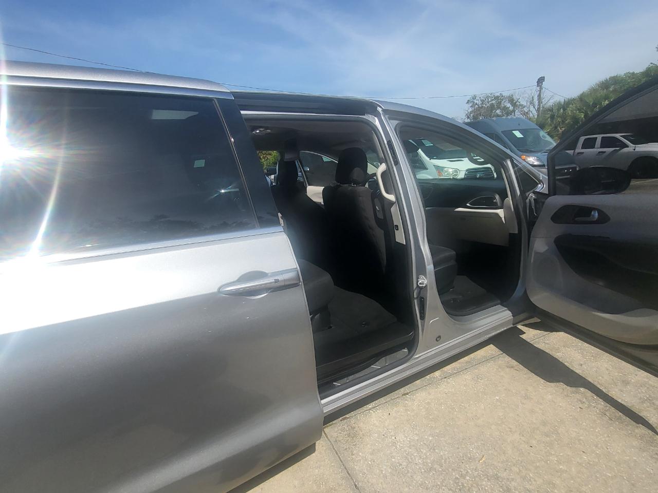 Chrysler Pacifica Touring 2017