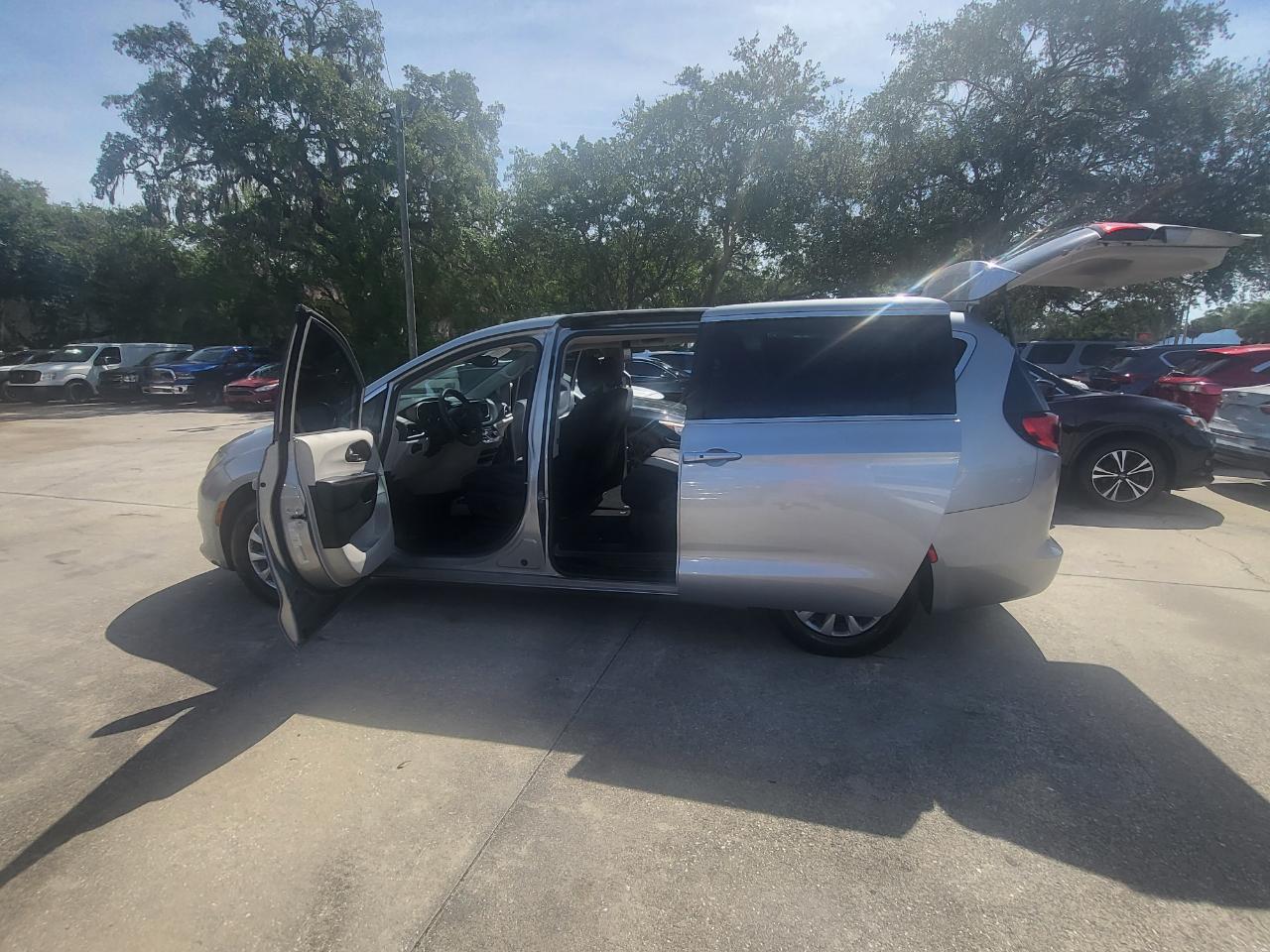 Chrysler Pacifica Touring 2017