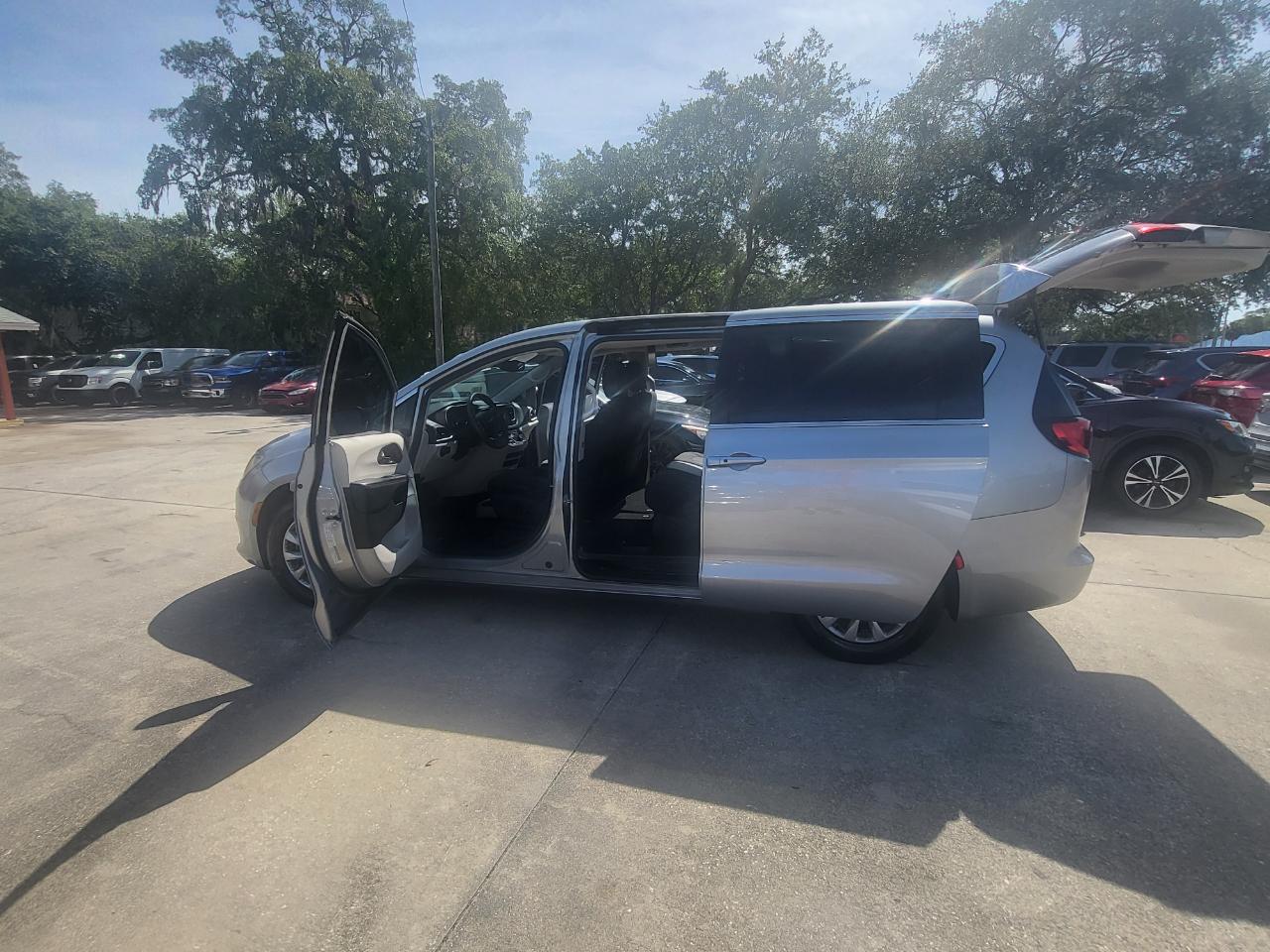 Chrysler Pacifica Touring 2017