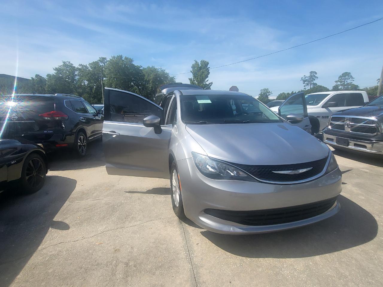 Chrysler Pacifica Touring 2017