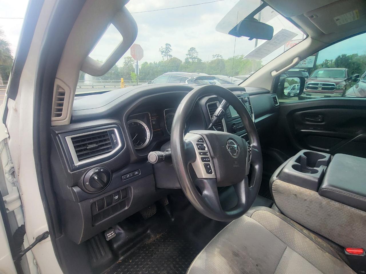 Nissan Titan S Regular Cab 2WD 2019