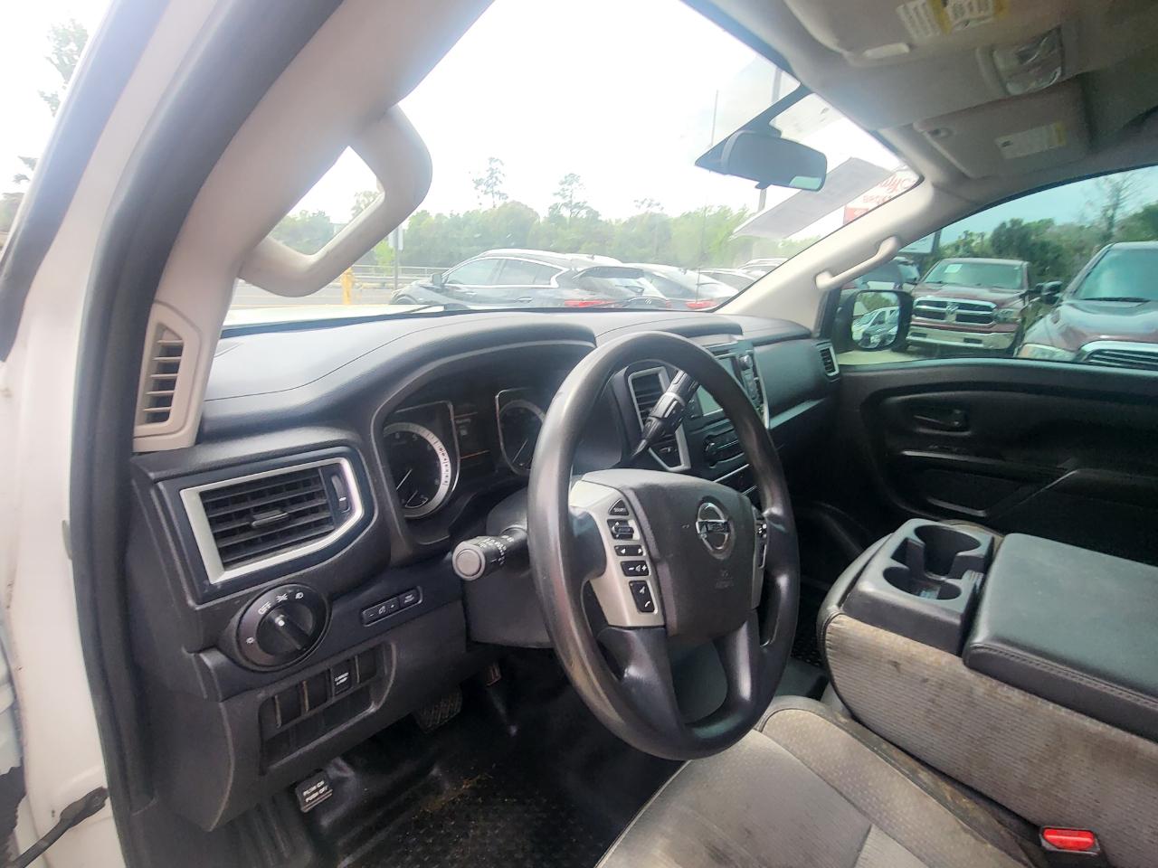 Nissan Titan S Regular Cab 2WD 2019
