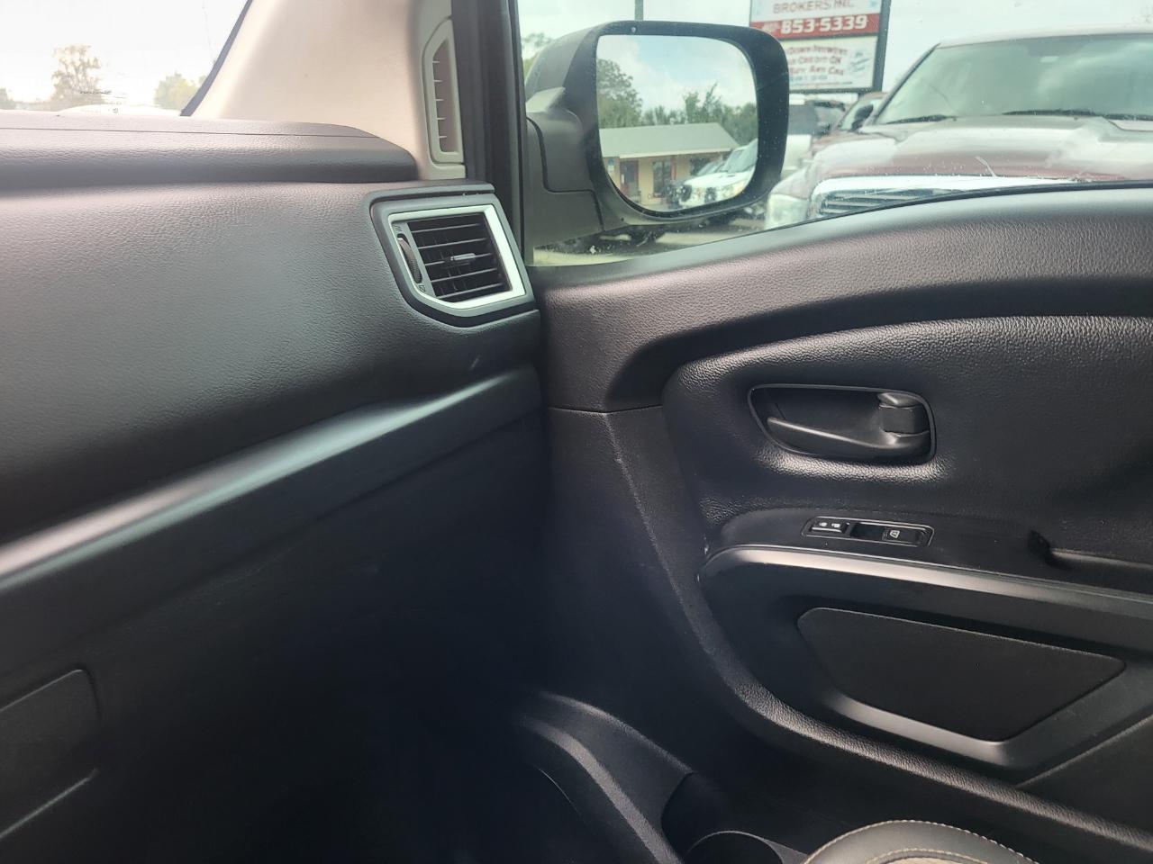 Nissan Titan S Regular Cab 2WD 2019