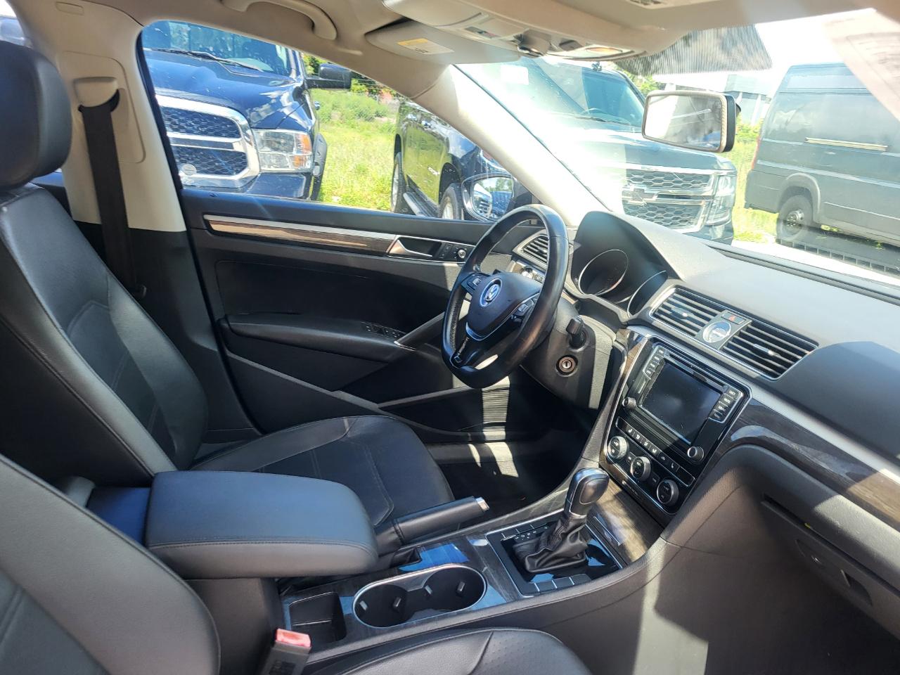 Volkswagen Passat SE 6A 2016