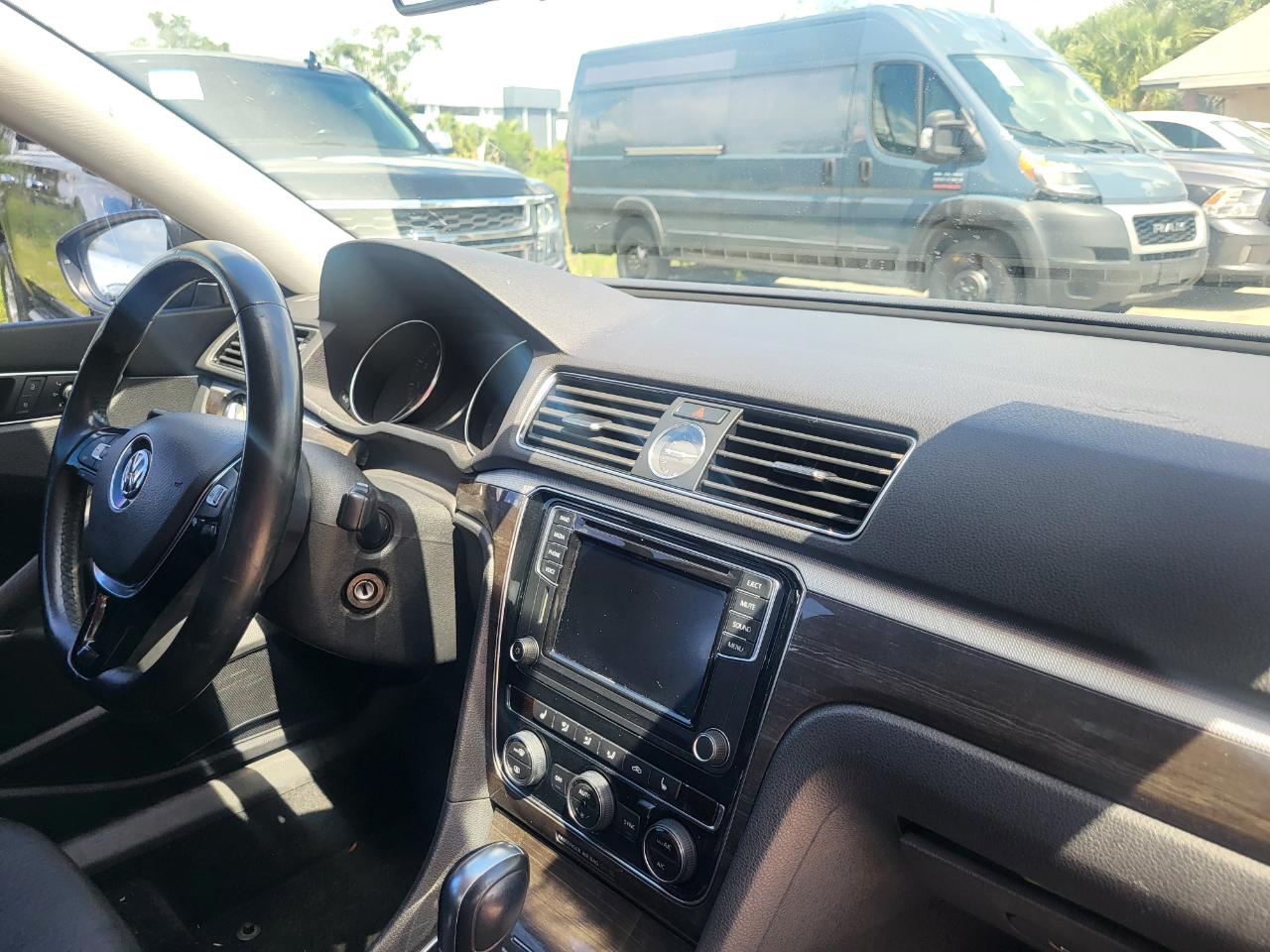 Volkswagen Passat SE 6A 2016