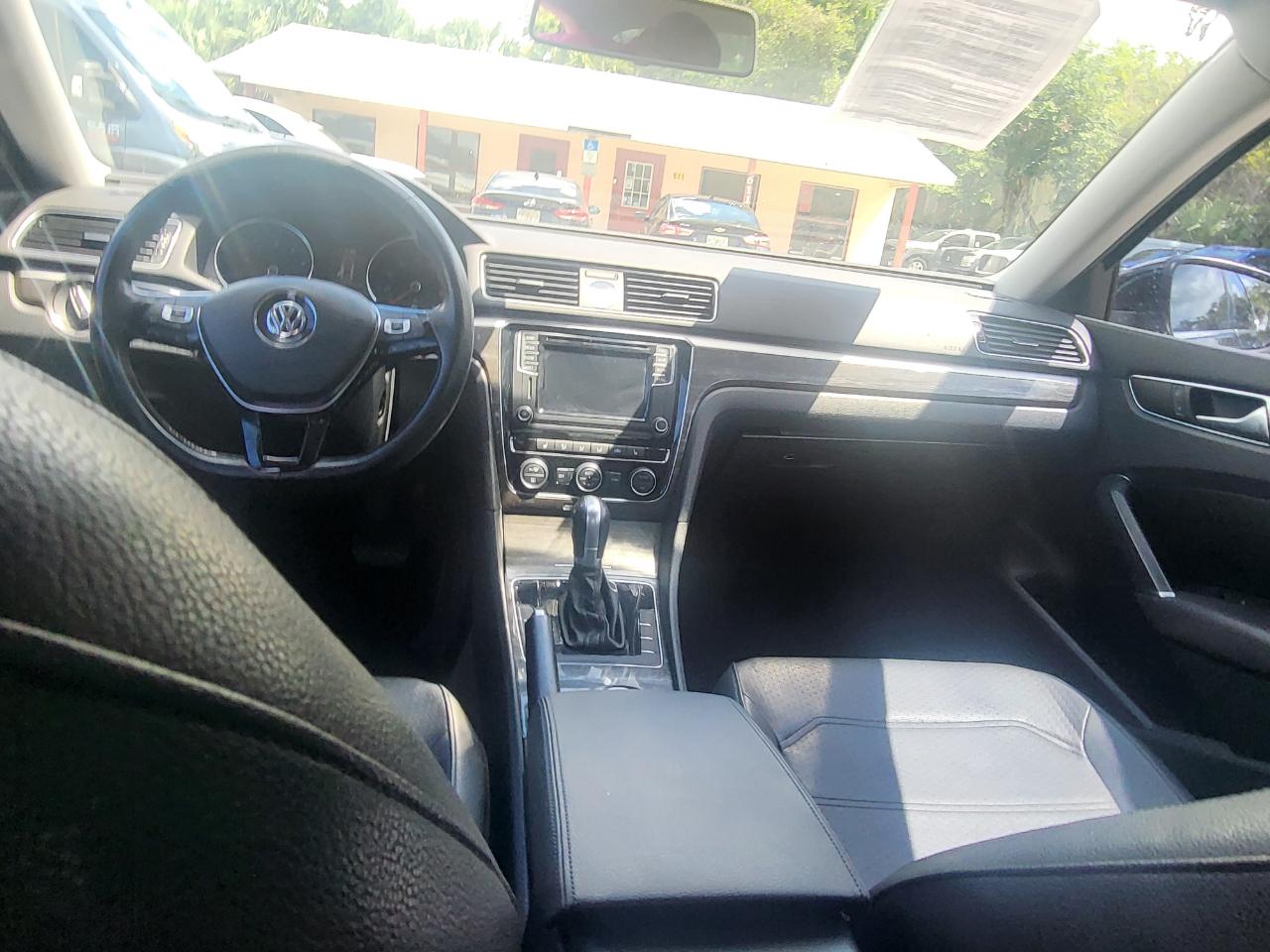 Volkswagen Passat SE 6A 2016