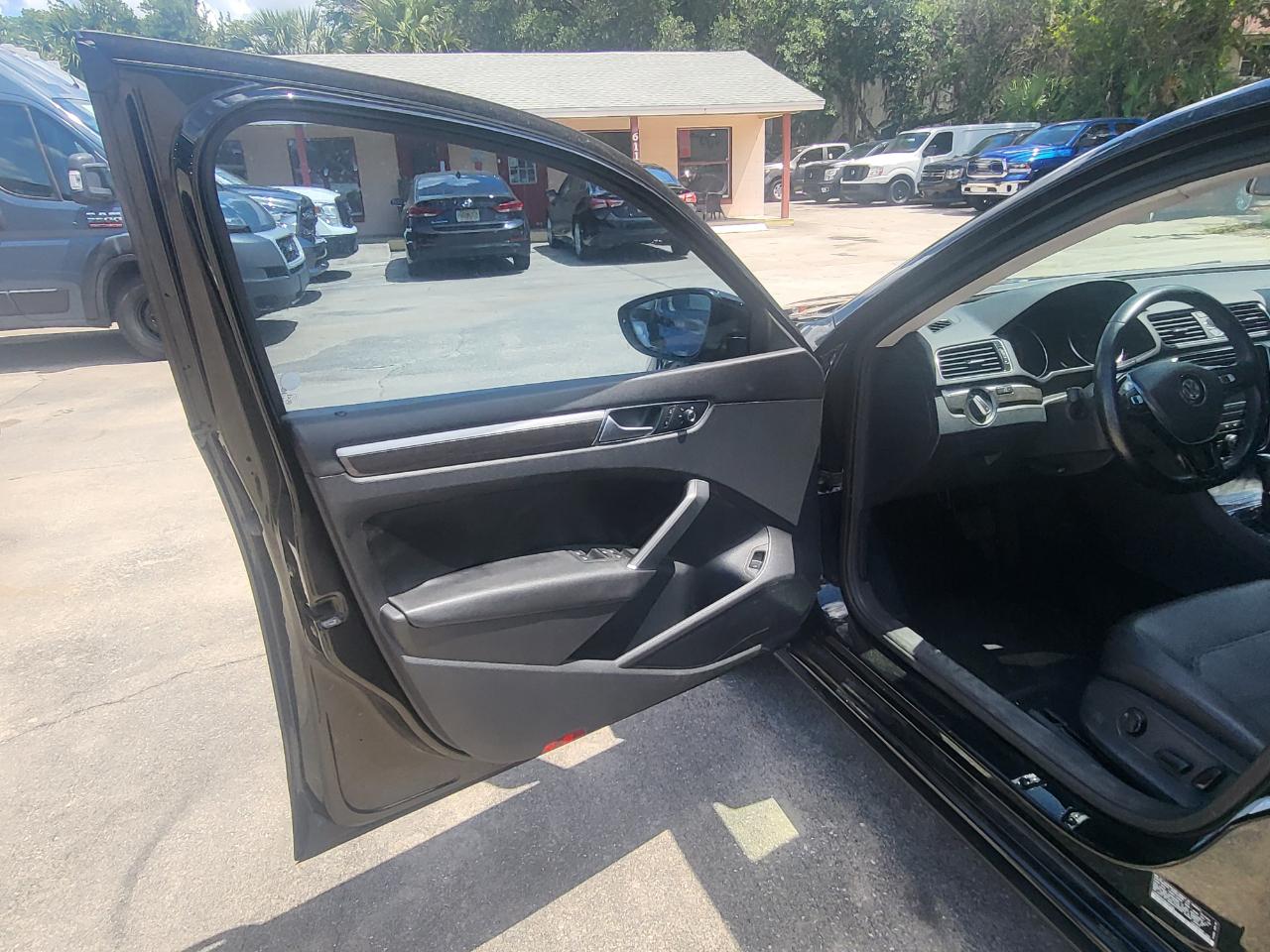 Volkswagen Passat SE 6A 2016