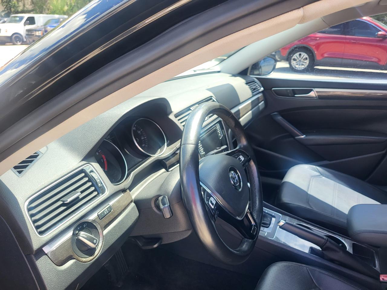 Volkswagen Passat SE 6A 2016