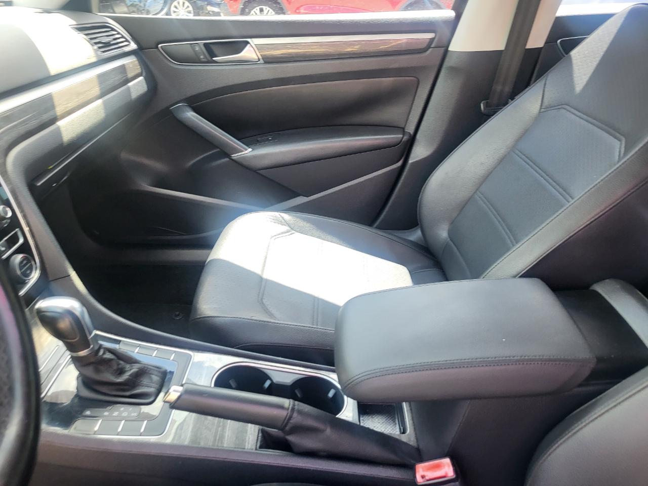 Volkswagen Passat SE 6A 2016