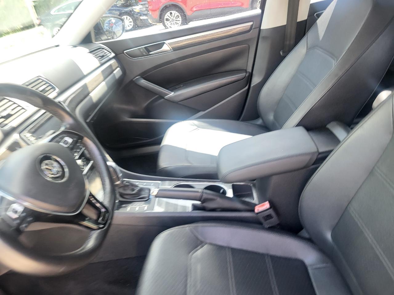 Volkswagen Passat SE 6A 2016