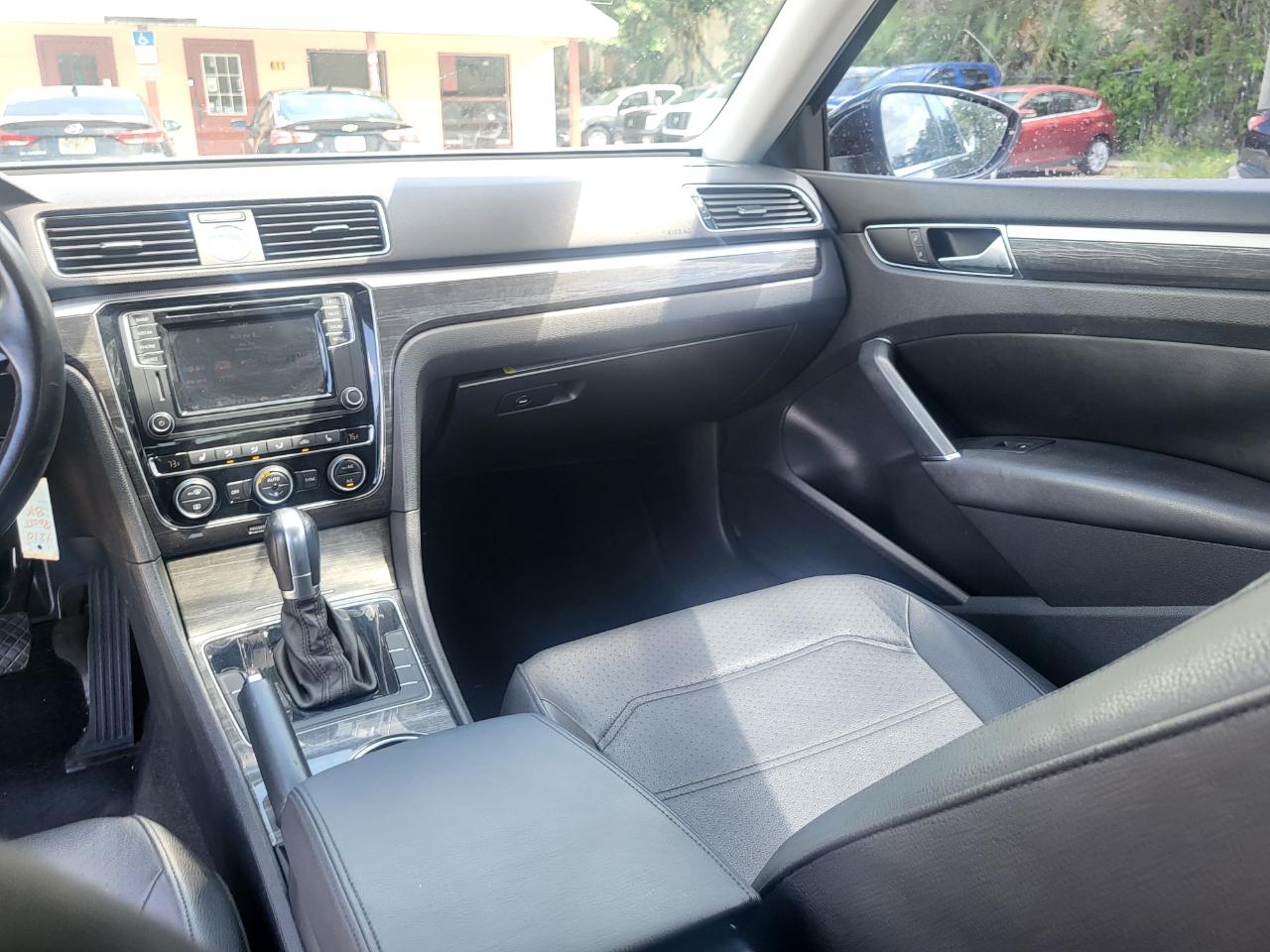 Volkswagen Passat SE 6A 2016