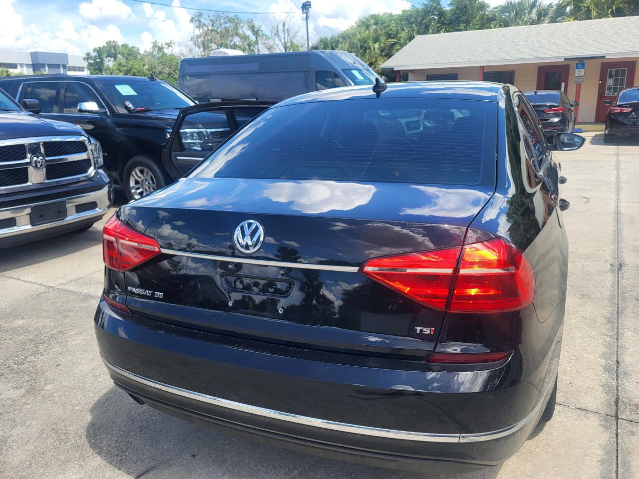 Volkswagen Passat SE 6A 2016