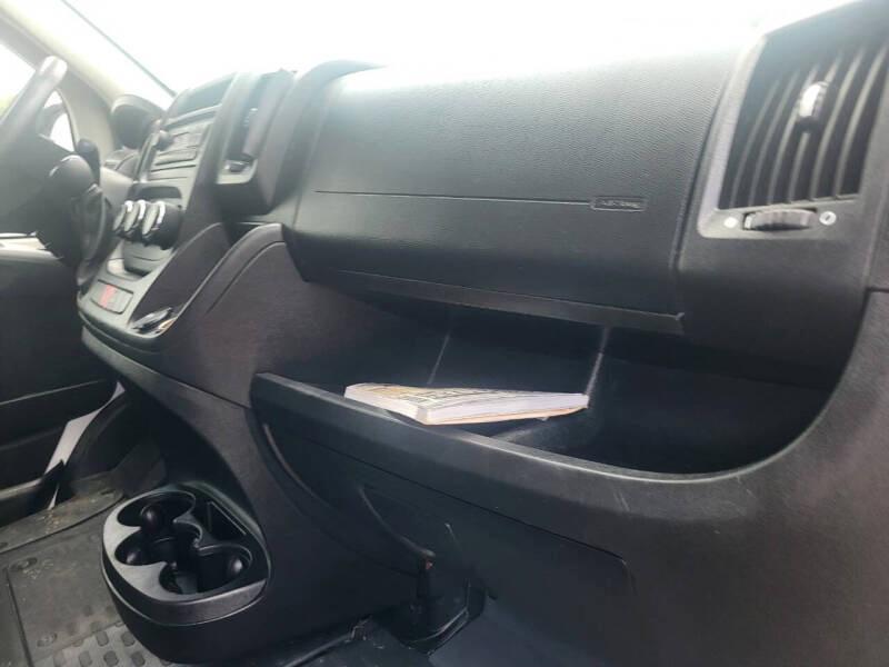 RAM Promaster 1500 Low Roof Tradesman 136-in. WB 2017
