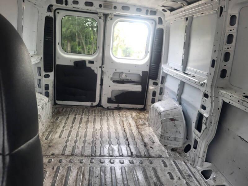 RAM Promaster 1500 Low Roof Tradesman 136-in. WB 2017