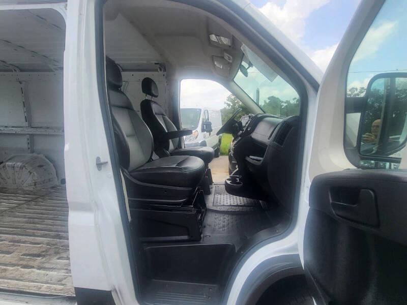 RAM Promaster 1500 Low Roof Tradesman 136-in. WB 2017