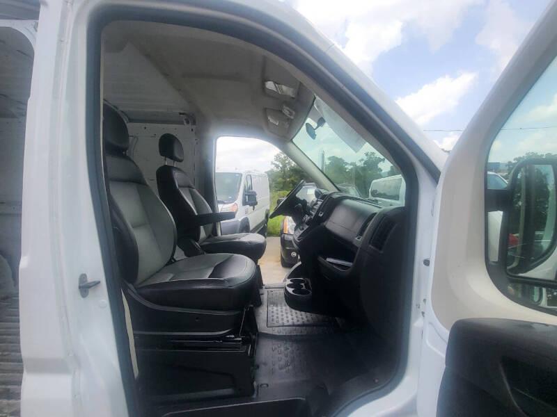 RAM Promaster 1500 Low Roof Tradesman 136-in. WB 2017
