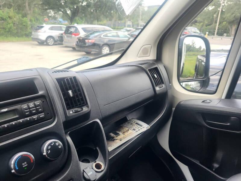 RAM Promaster 1500 Low Roof Tradesman 136-in. WB 2017