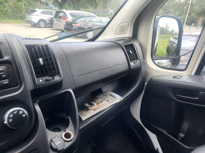 RAM Promaster 1500 Low Roof Tradesman 136-in. WB 2017