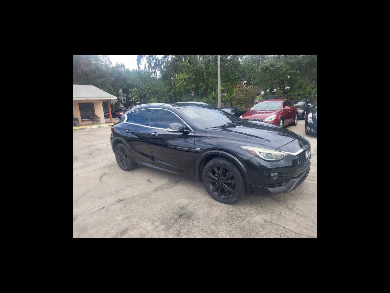 2017 Infiniti QX30 Luxury AWD