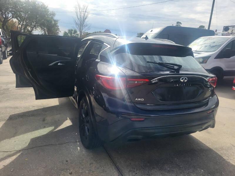 Infiniti QX30 Luxury AWD 2017