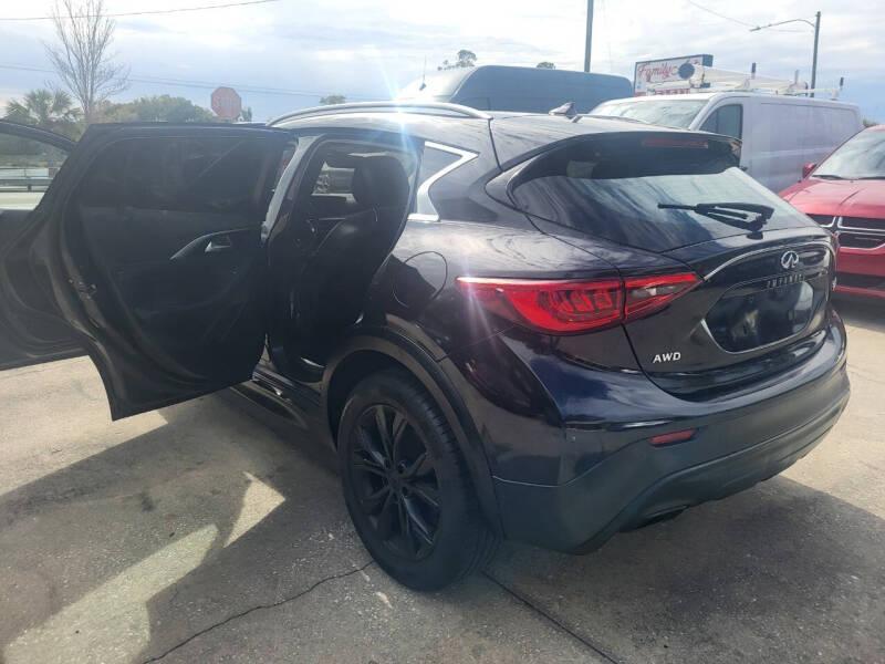 Infiniti QX30 Luxury AWD 2017