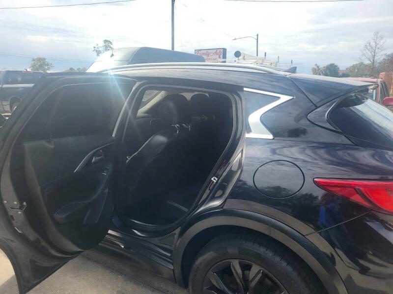Infiniti QX30 Luxury AWD 2017