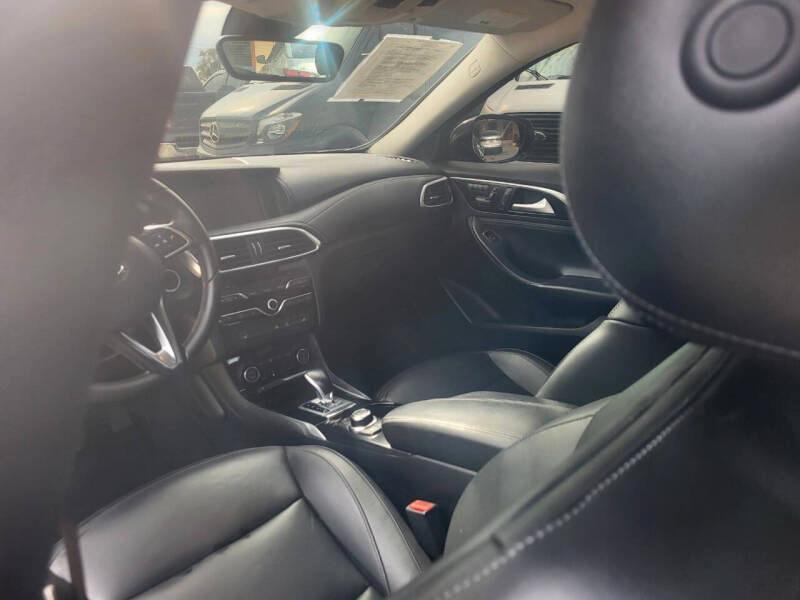 Infiniti QX30 Luxury AWD 2017