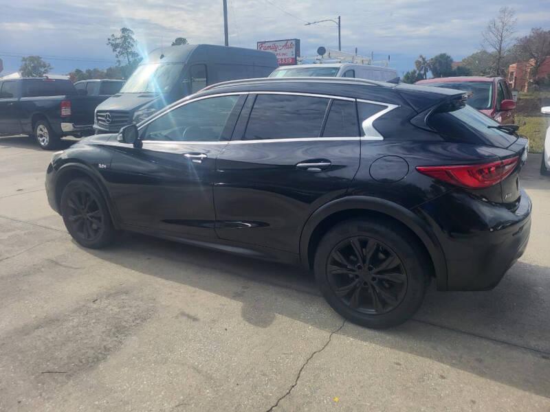 Infiniti QX30 Luxury AWD 2017