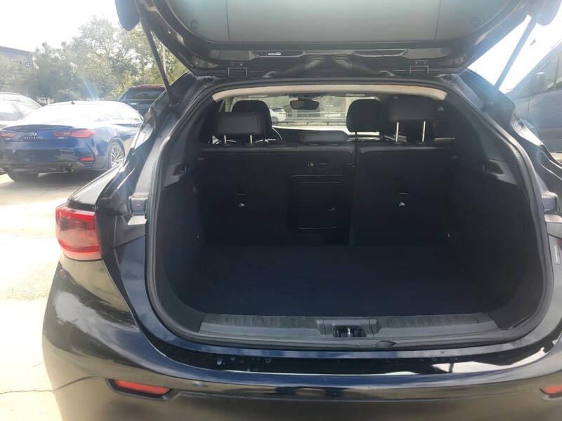 Infiniti QX30 Luxury AWD 2017