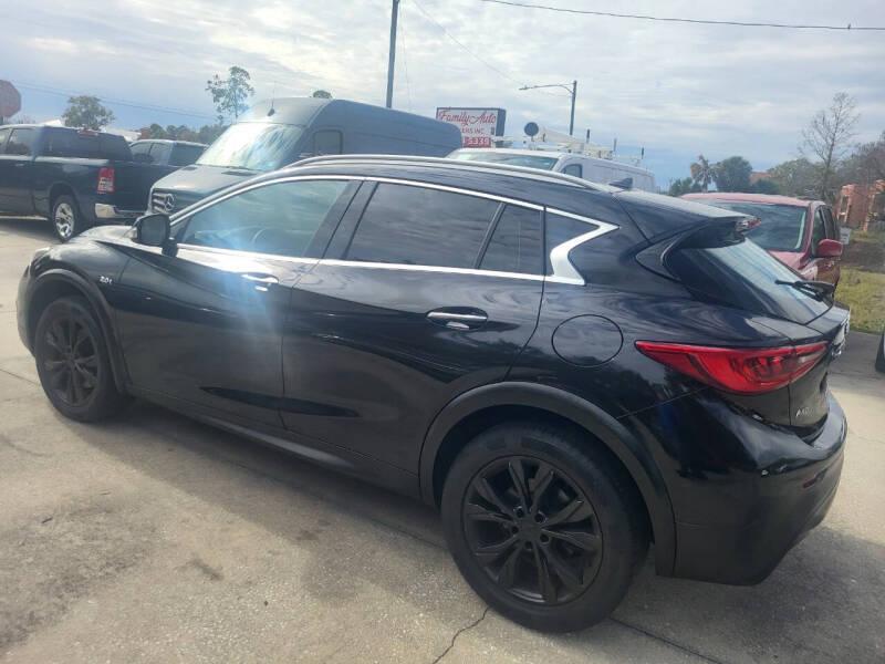 Infiniti QX30 Luxury AWD 2017