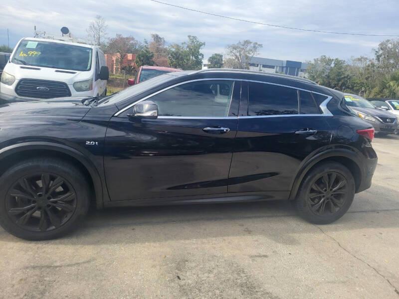 Infiniti QX30 Luxury AWD 2017