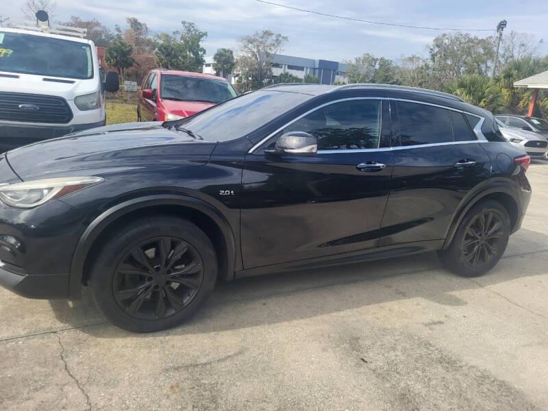 Infiniti QX30 Luxury AWD 2017