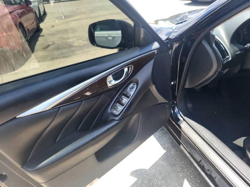 Infiniti Q50 3.0t LUXE 2018
