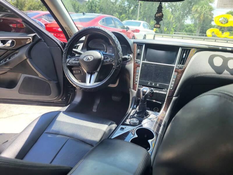 Infiniti Q50 3.0t LUXE 2018