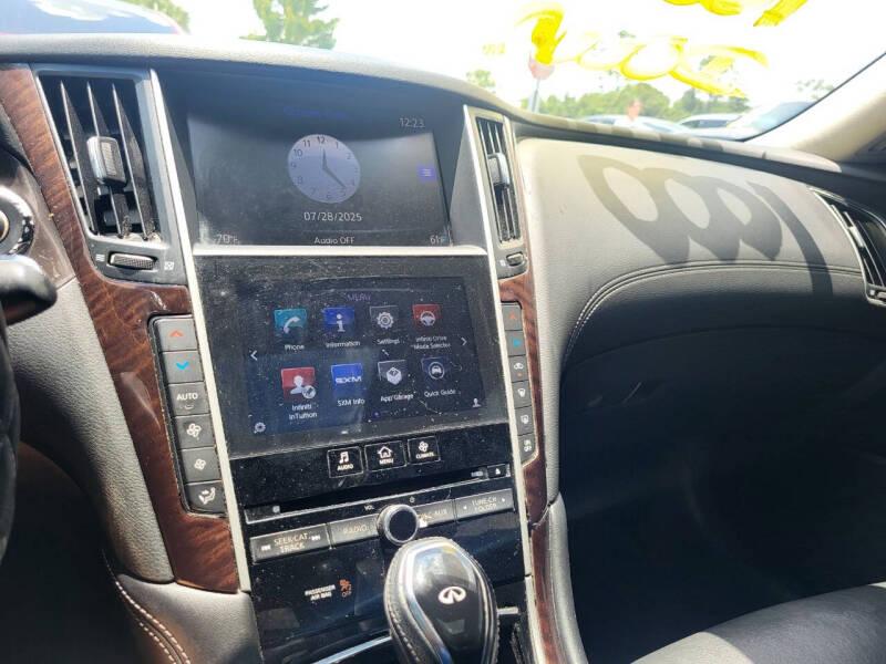 Infiniti Q50 3.0t LUXE 2018