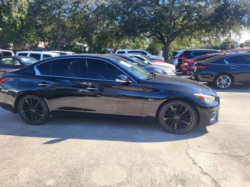 Infiniti Q50 3.0t LUXE 2018