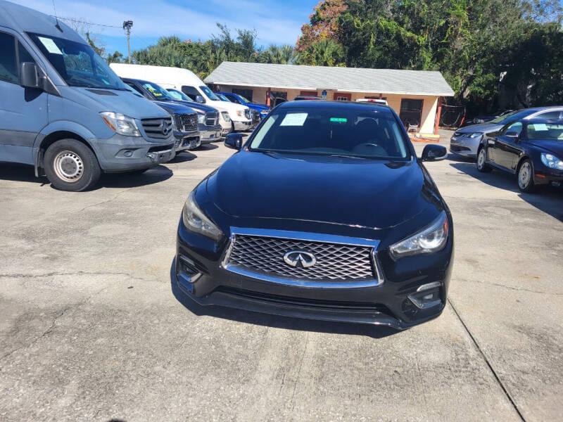 Infiniti Q50 3.0t LUXE 2018