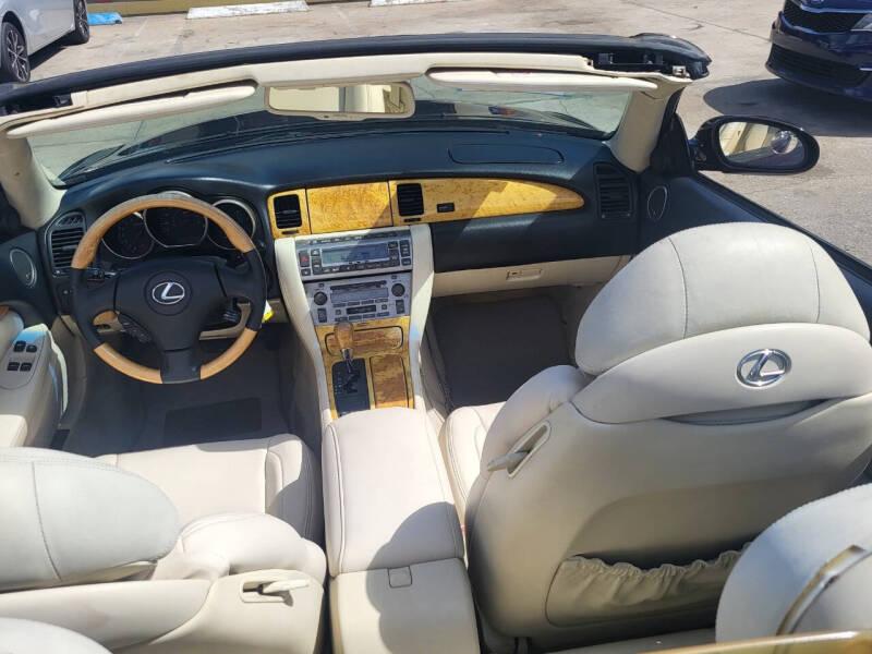 Lexus SC 430 Convertible 2004
