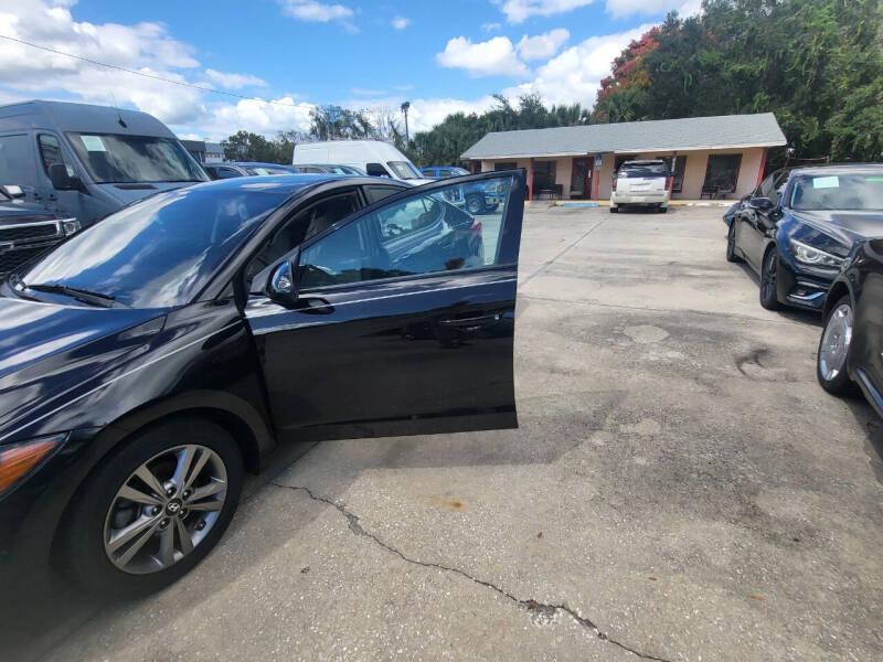 Hyundai Elantra Value Edition 6A 2017