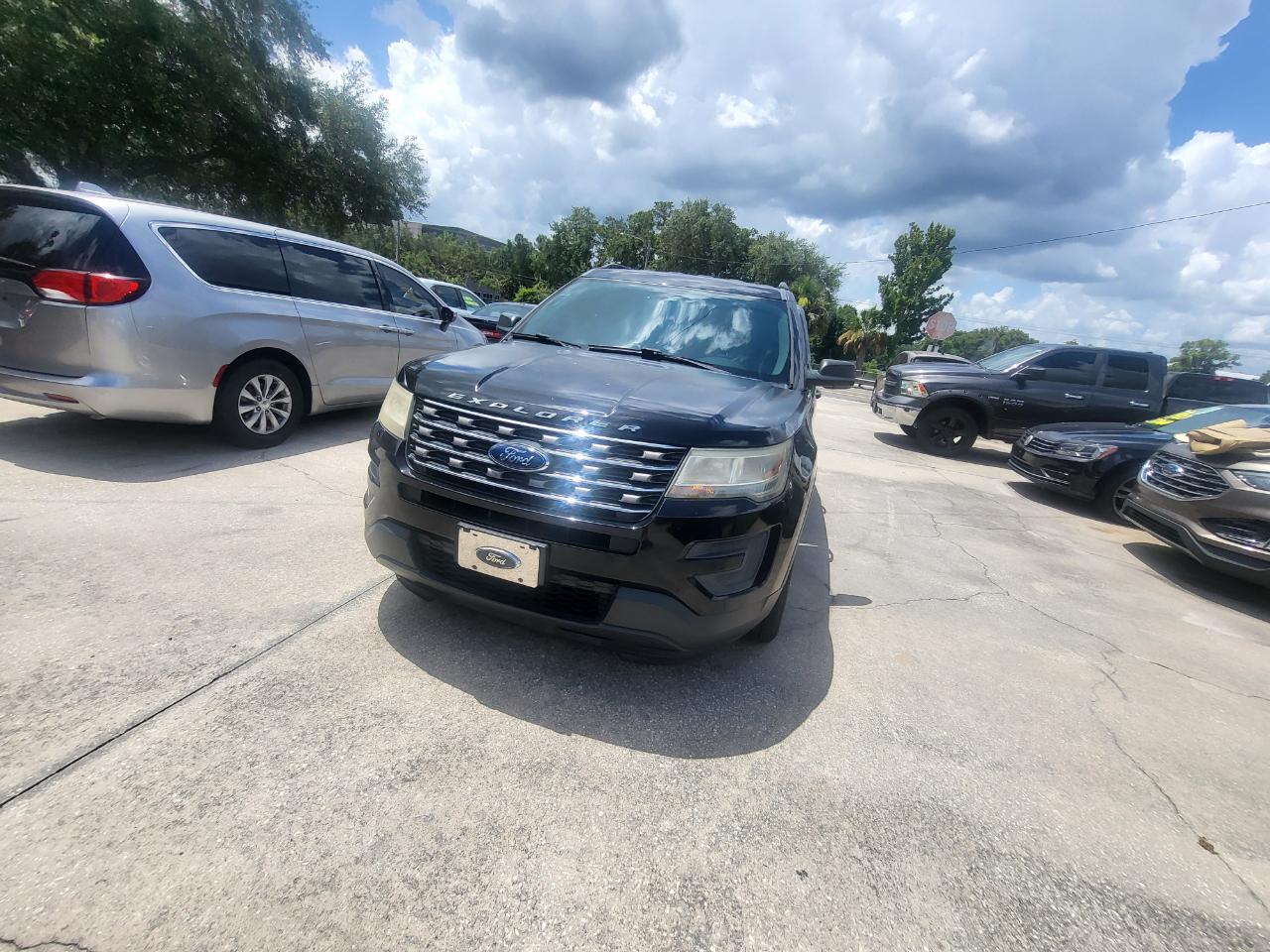 Ford Explorer Base FWD 2017