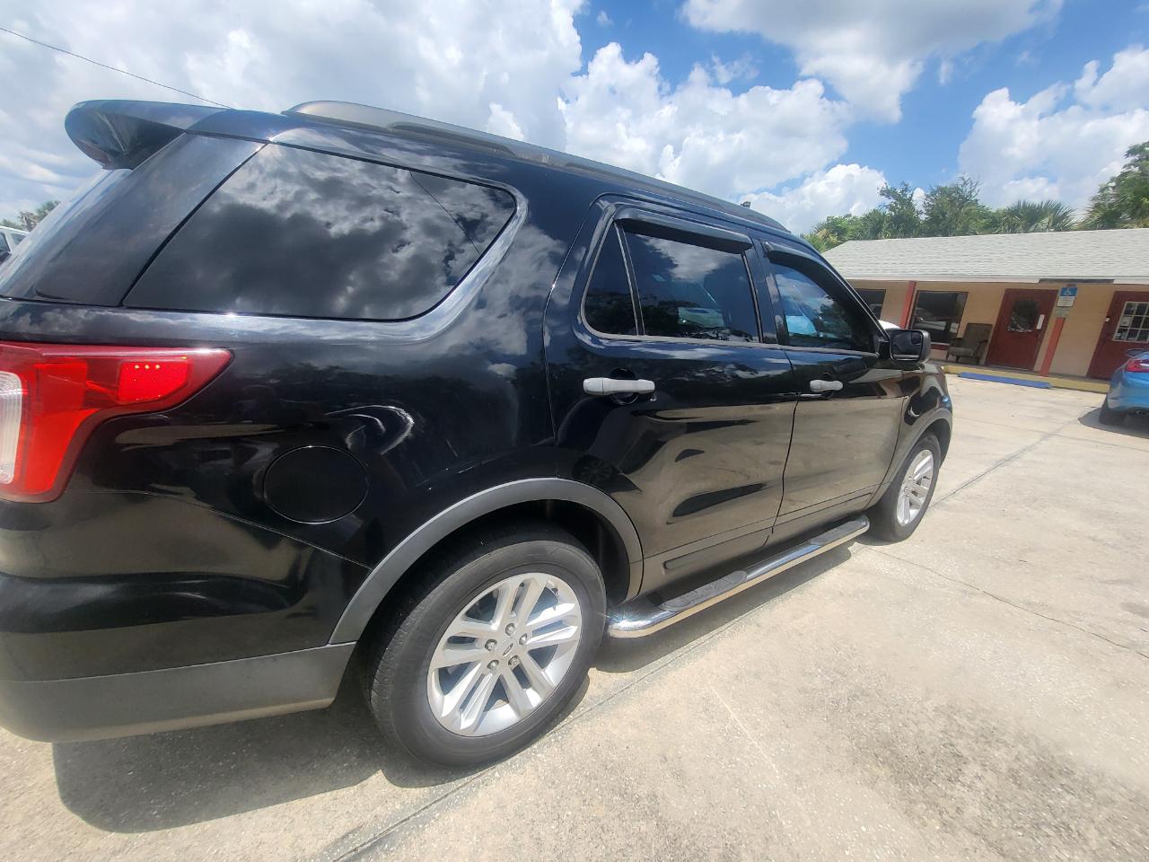 Ford Explorer Base FWD 2017