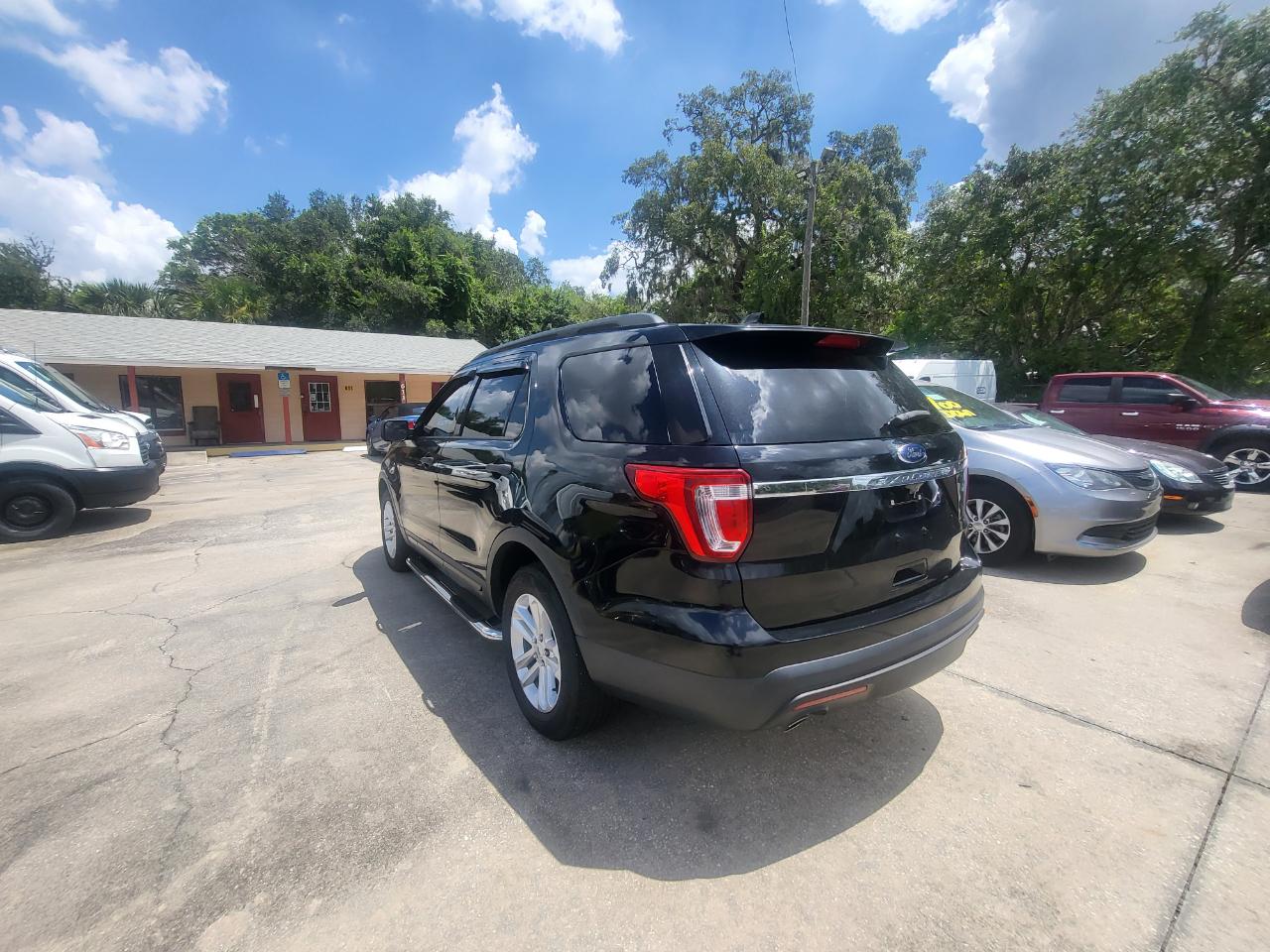 Ford Explorer Base FWD 2017