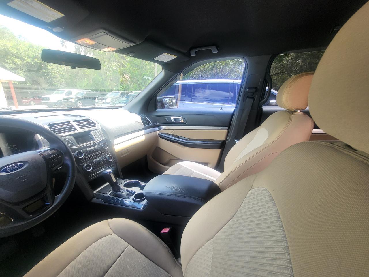 Ford Explorer Base FWD 2017