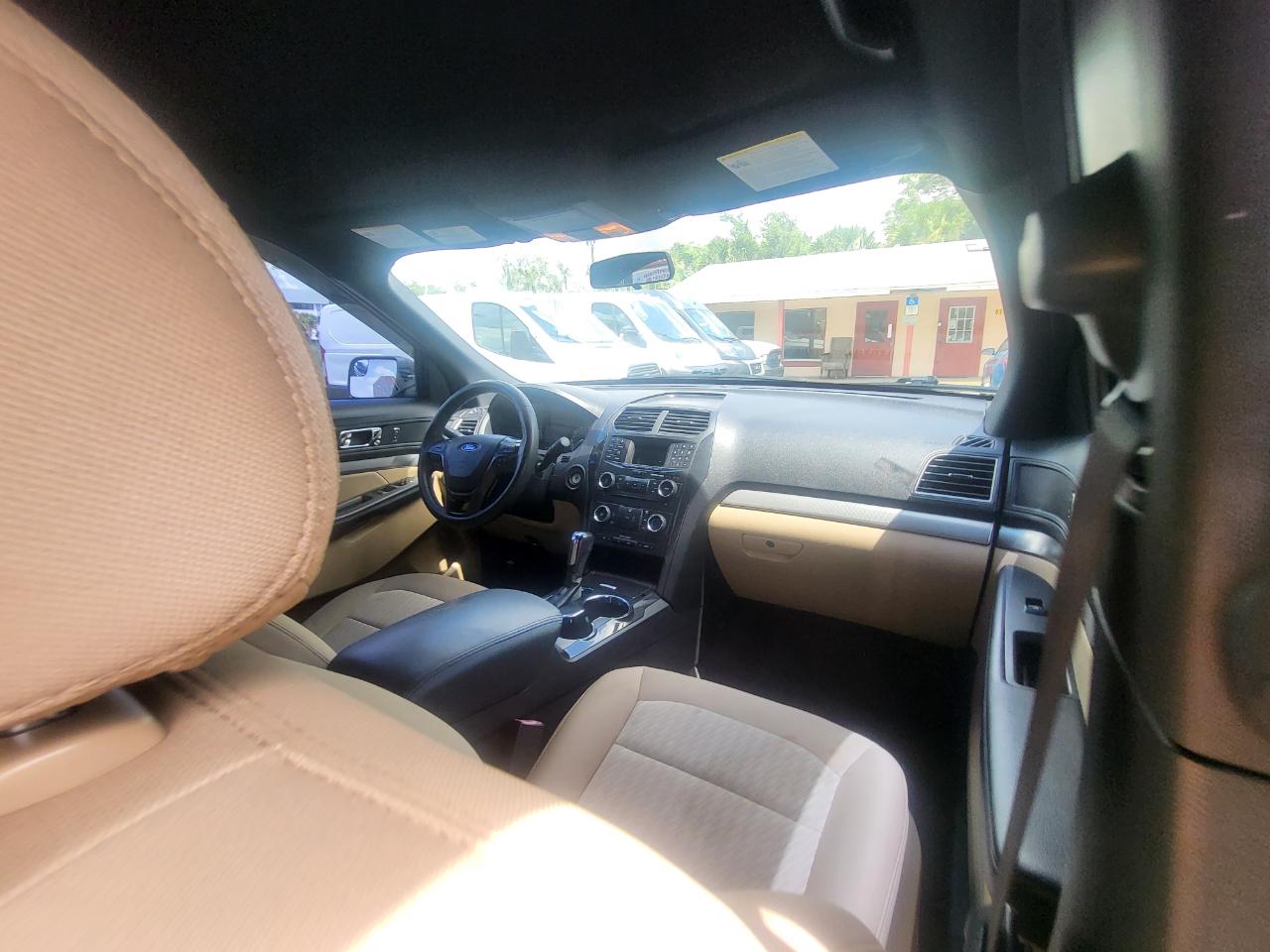 Ford Explorer Base FWD 2017