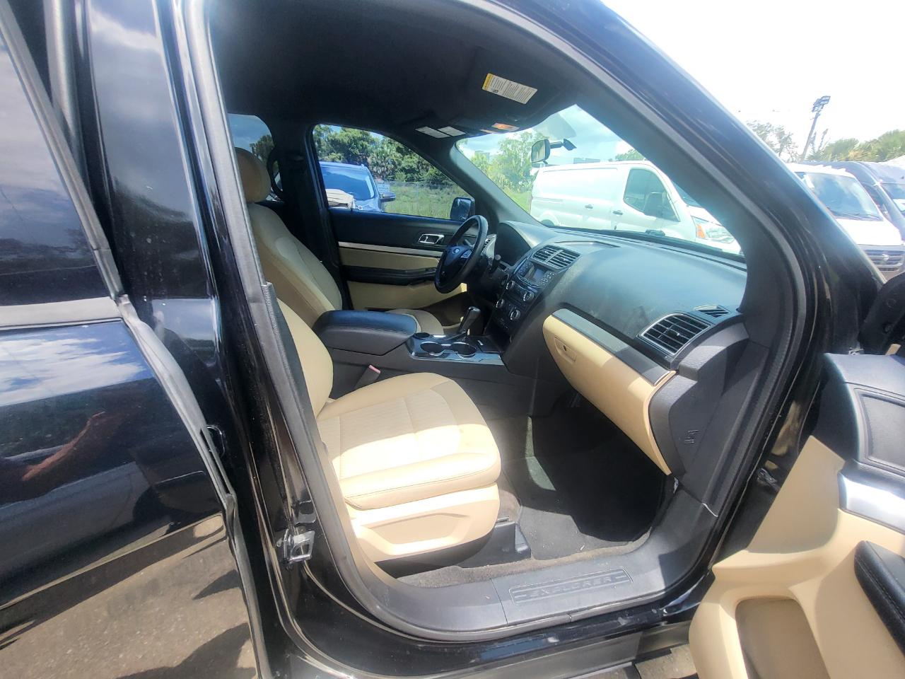 Ford Explorer Base FWD 2017
